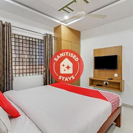 Oyo 28303 Yesh Comforts Hotel Madikeri Luaran gambar