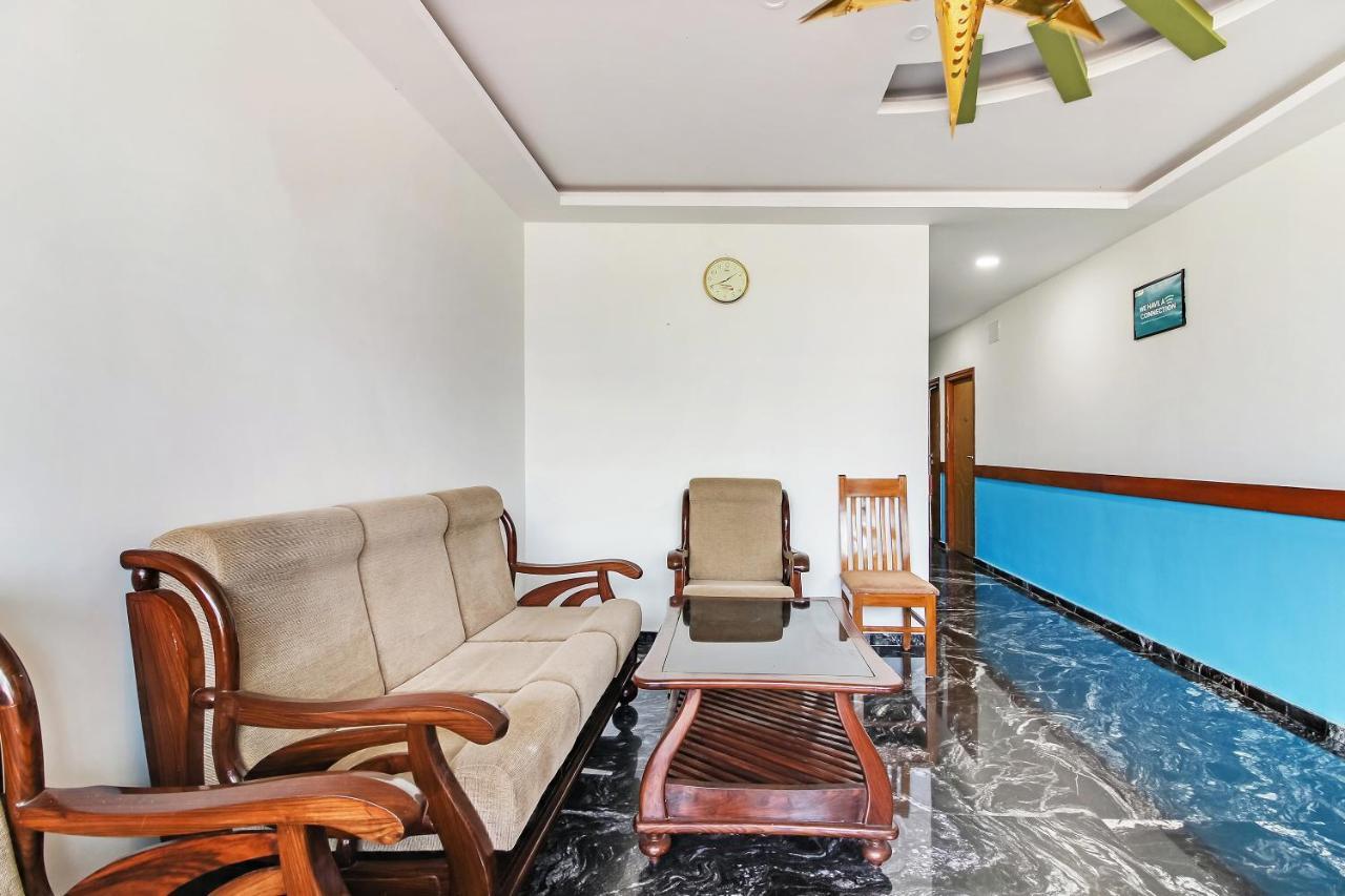 Oyo 28303 Yesh Comforts Hotel Madikeri Luaran gambar