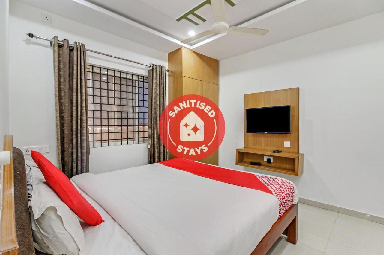 Oyo 28303 Yesh Comforts Hotel Madikeri Luaran gambar