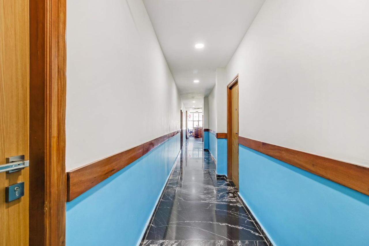 Oyo 28303 Yesh Comforts Hotel Madikeri Luaran gambar