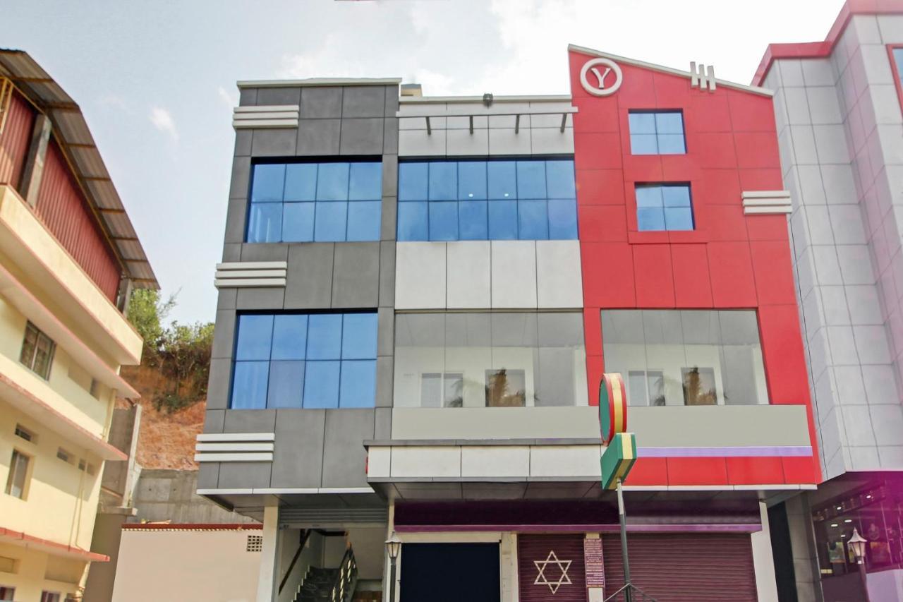 Oyo 28303 Yesh Comforts Hotel Madikeri Luaran gambar