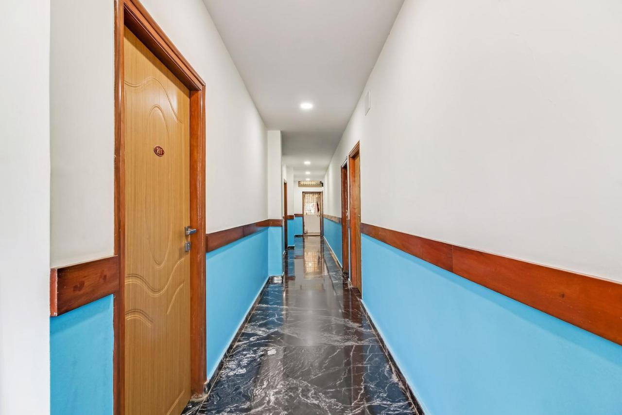 Oyo 28303 Yesh Comforts Hotel Madikeri Luaran gambar